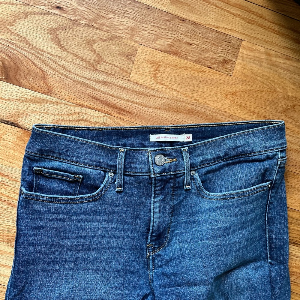 Levi Jeans - Picture 2 of 5